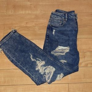 American Eagle Distressed Curvy Mom Jean